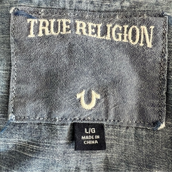 True Religion Women’s Distressed Chambray Button Down Shirt Size Large - Picture 3 of 6